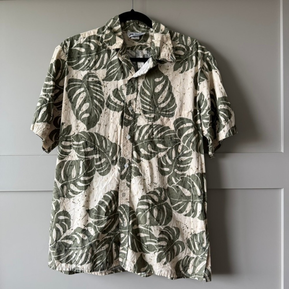 Malihini Hawaii Aloha Shirt Mens L Green Monstera Batik Cotton Made Hawaii